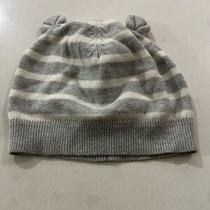 GAP Baby Gray and White Knit hat 12-18m